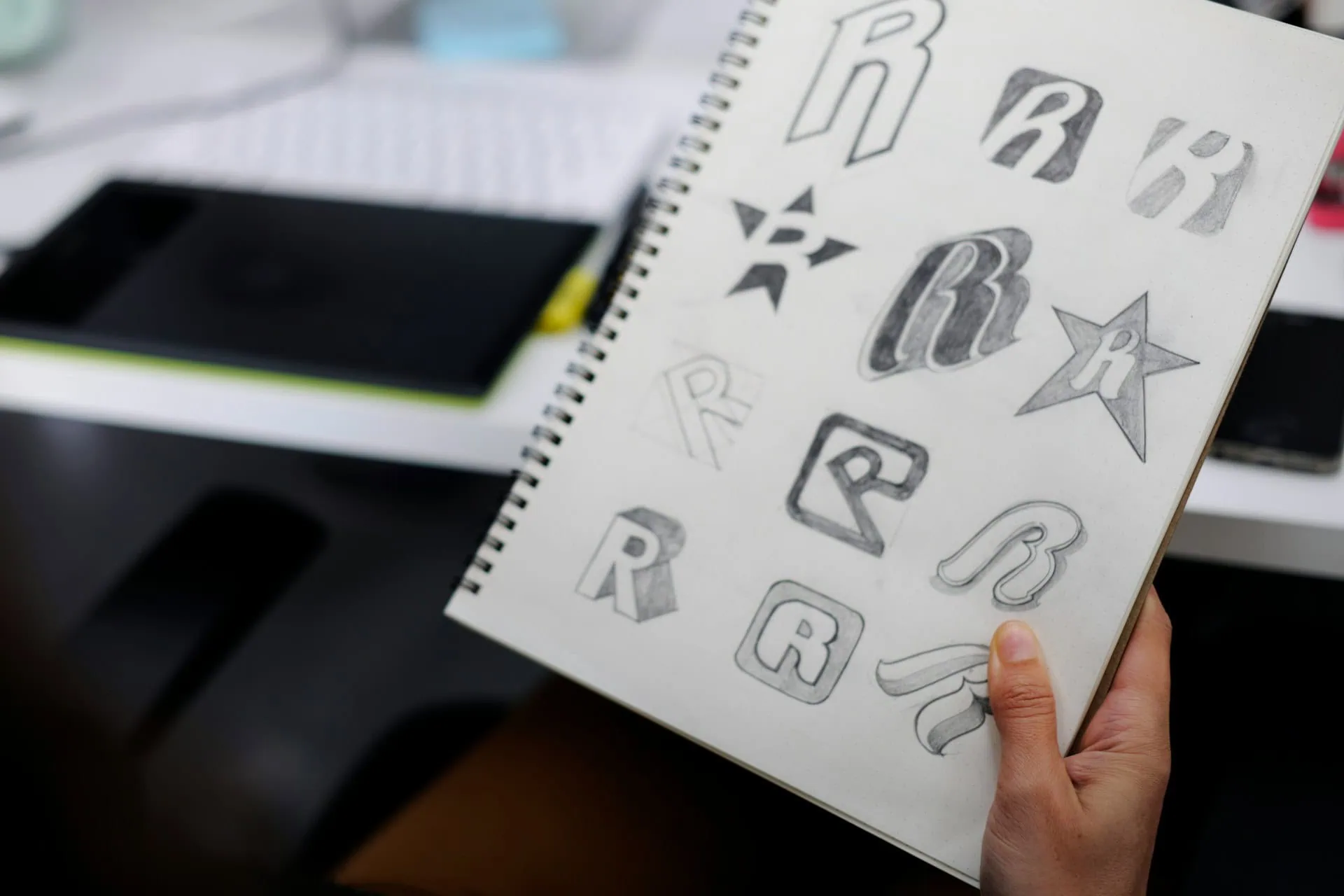logo graphic designers
